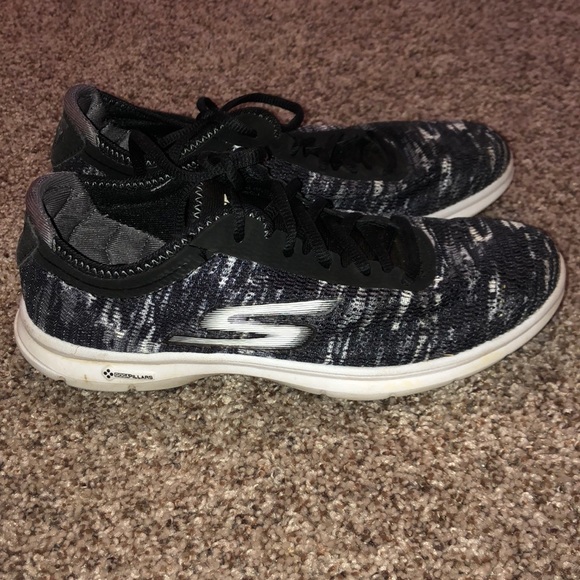 womens sketchers size 12